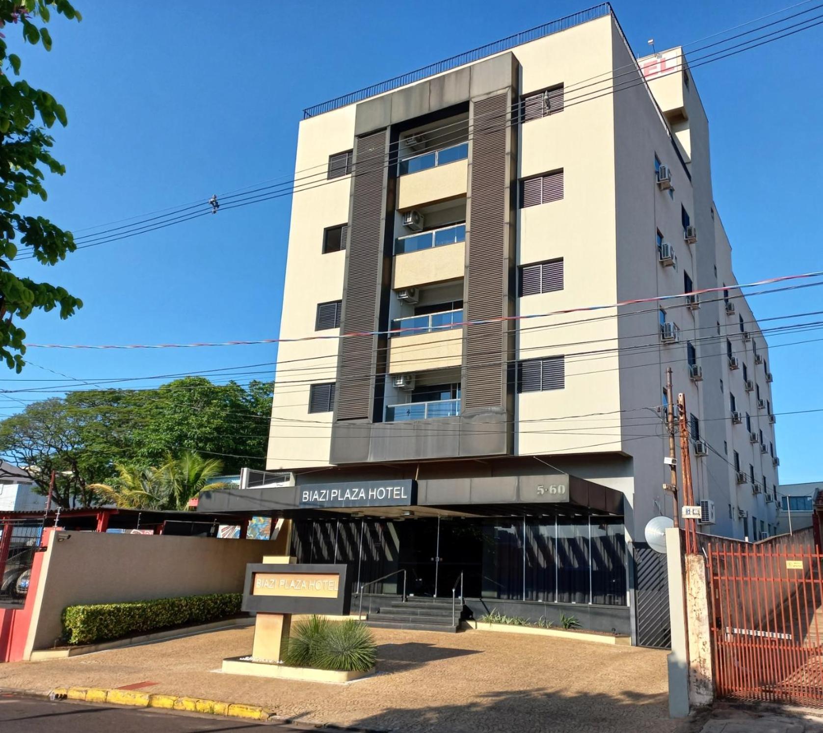 Biazi Plaza Hotel 巴乌鲁 外观 照片